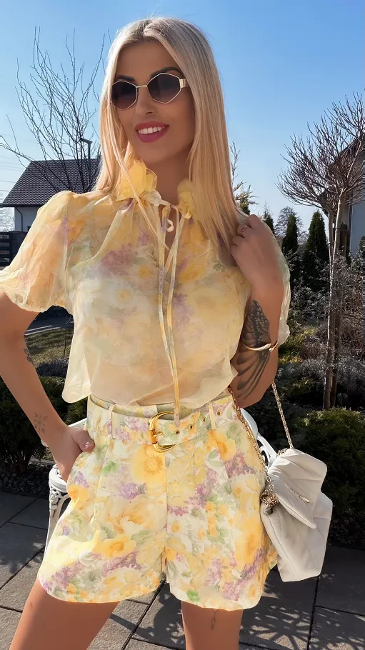 Oryginalny żółty komplet w kwiaty bluzka mgiełka + spodenki - R787A
