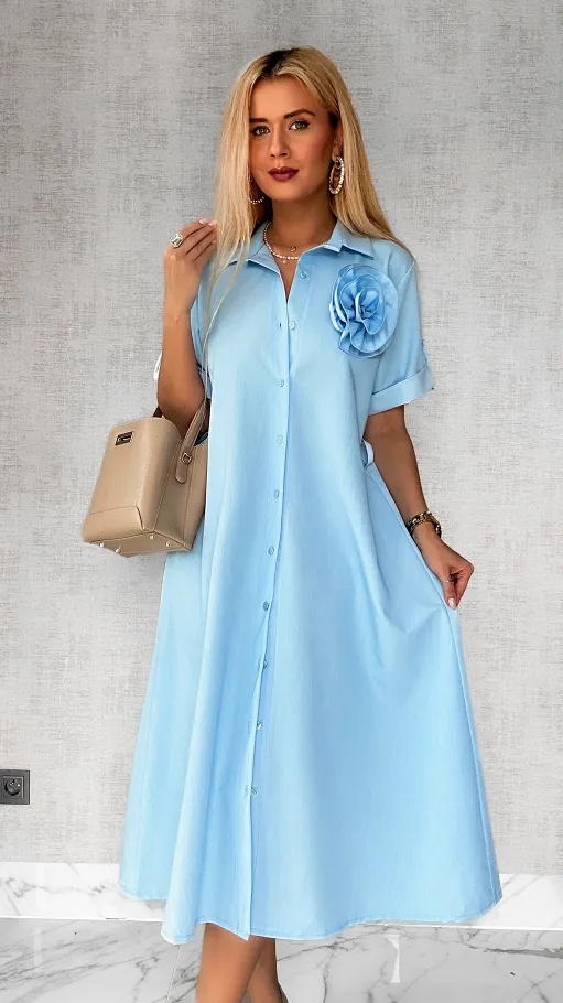 Gładka długa sukienka z paskiem i różą ONE SIZE błękitna - P726A