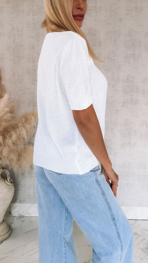 Oryginalny sweter z haftowanym jamnikiem i krótkimi rękawami ONE SIZE biały - R856