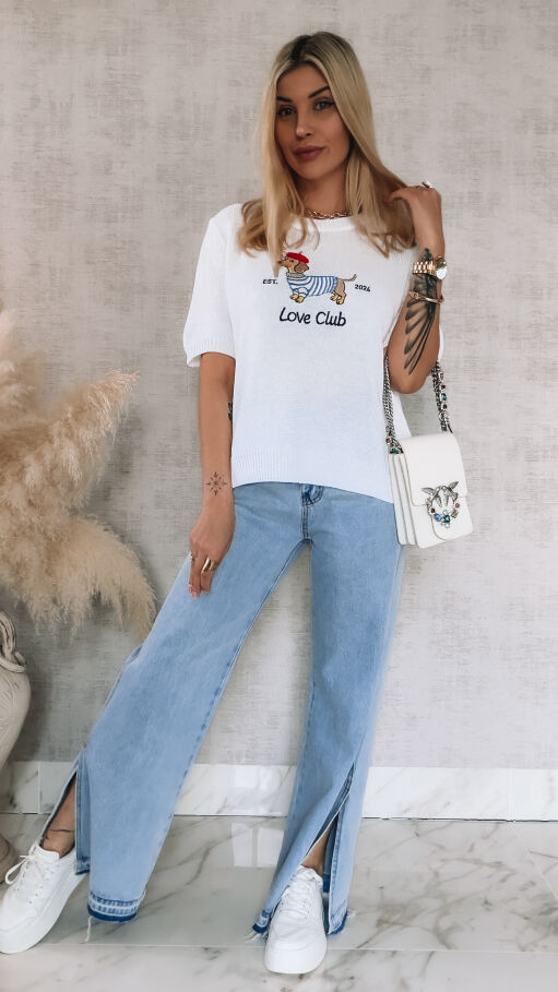 Oryginalny sweter z haftowanym jamnikiem i krótkimi rękawami ONE SIZE biały - R856