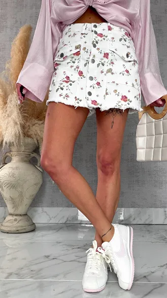 Super elastyczne jeansowe spódnico-spodenki w kwiaty WHITE JEANS - R619