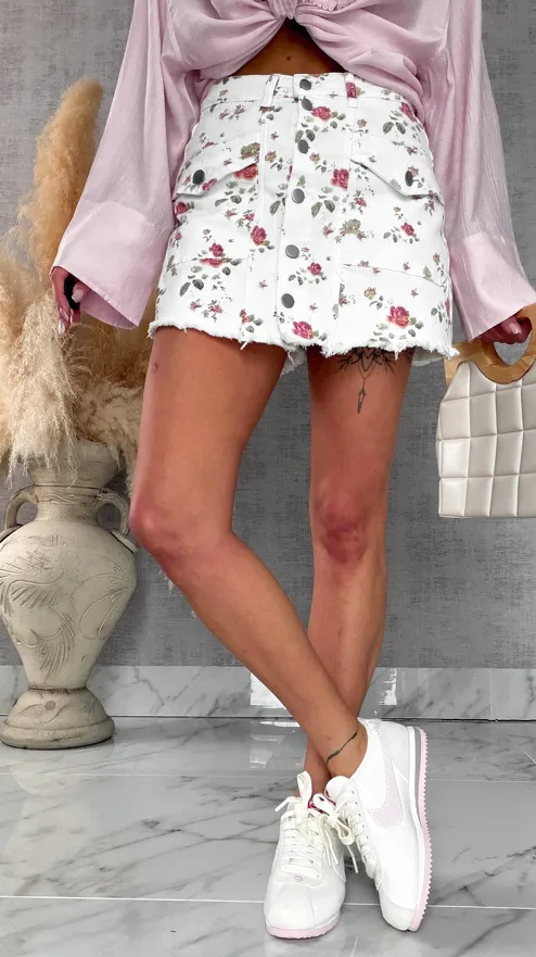 Super elastyczne jeansowe spódnico-spodenki w kwiaty WHITE JEANS - R619