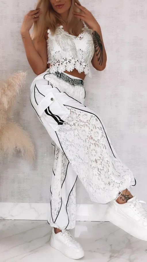 Oryginalne gipiurowe spodnie w stylu bojówki z kieszeniami BIAŁE - R853