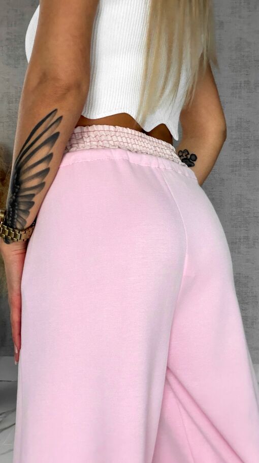 Luźne spodnie dresowe z ozdobnym pasem PINK - R564