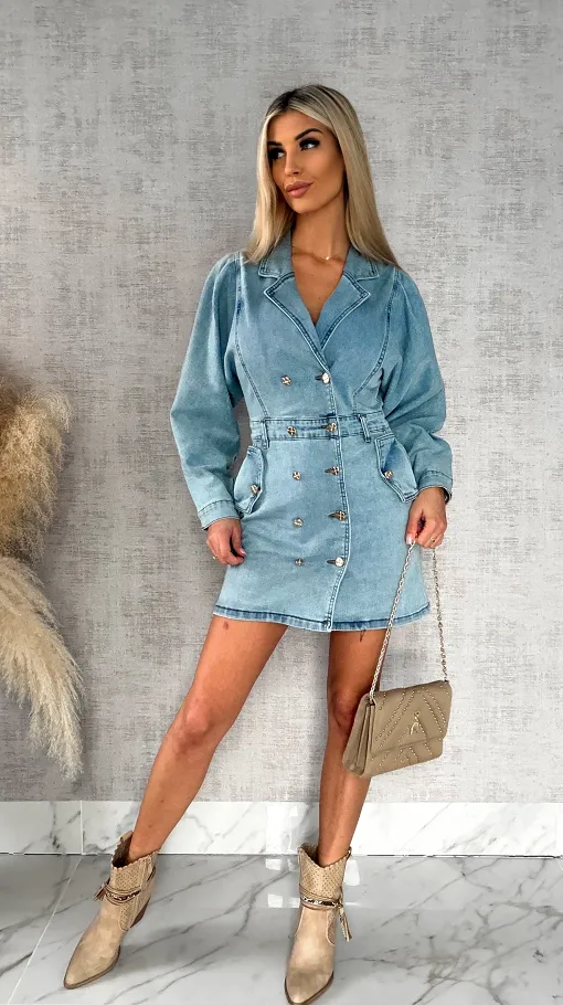 Świetna elastyczna jeansowa sukienka ze złotymi guzikami - R486