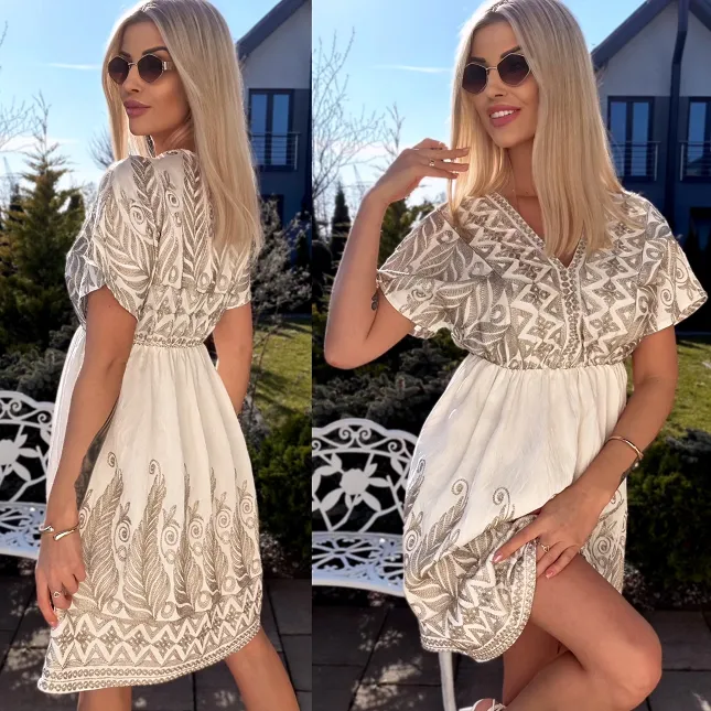 Idealna biała sukienka haftowana na złoto ONE SIZE - R911