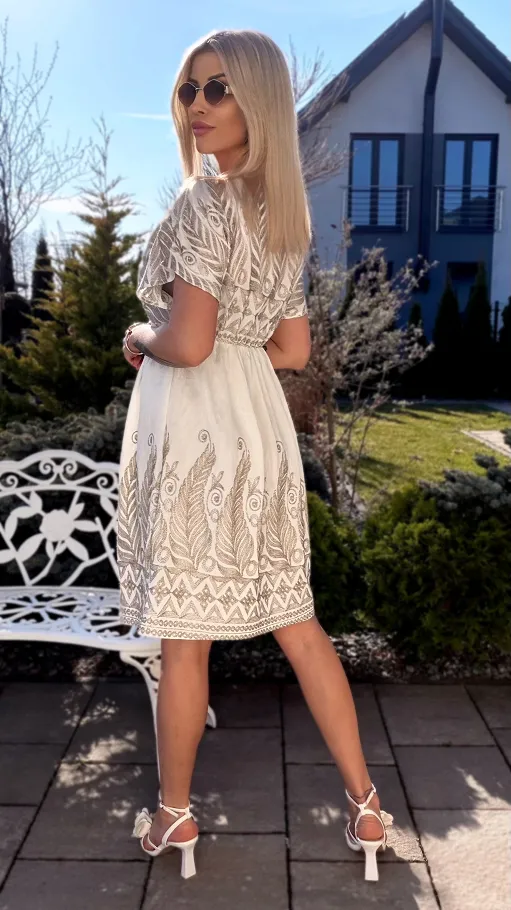 Idealna biała sukienka haftowana na złoto ONE SIZE - R911