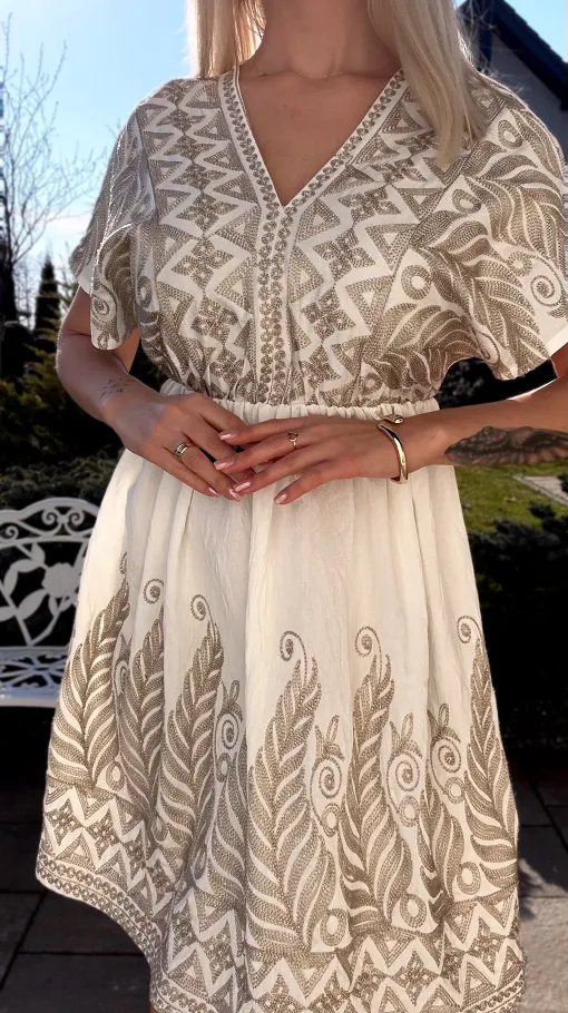 Idealna biała sukienka haftowana na złoto ONE SIZE - R911