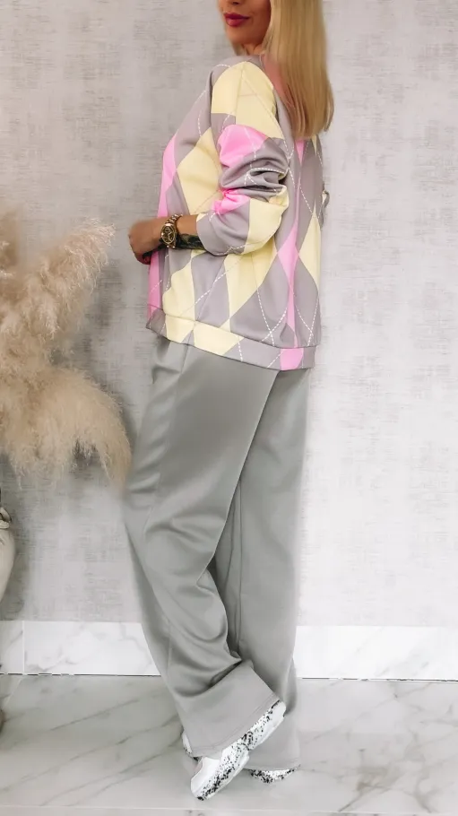 Luźny wiosenny komplet dresowy w różowe romby ONE SIZE - R957