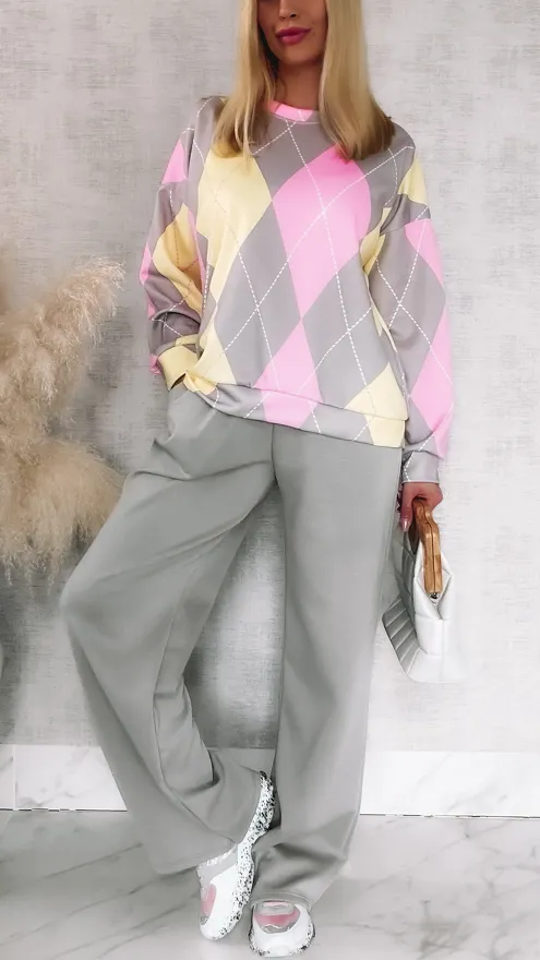 Luźny wiosenny komplet dresowy w różowe romby ONE SIZE - R957
