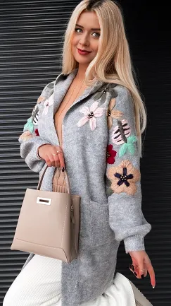 Oryginalny SZARY kardigan z kapturem zdobiony kwiatami ONE SIZE - P952E