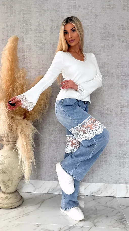 Wiosenna dzianinowy bluzka z koronką i dzwonami ONE SIZE biała - R681C