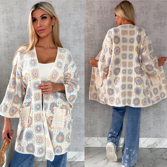 Wiosenna szydełkowa narzutka z kieszeniami ONE SIZE multi kolor - R644A