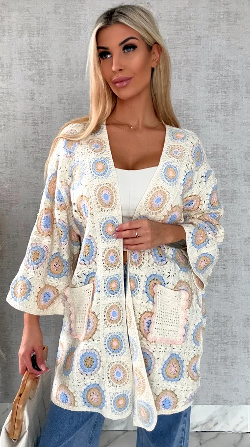 Wiosenna szydełkowa narzutka z kieszeniami ONE SIZE multi kolor - R644A