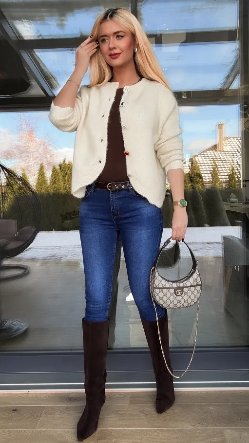 Sweter ECRU zapinany na piękne ozdobne guziki ONE SIZE - R095B