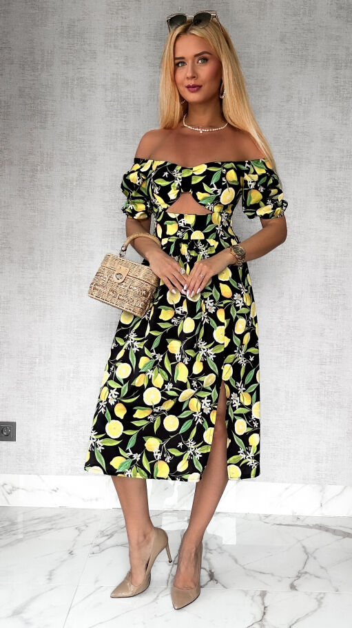 Czarna sukienka w cytryny z modnym dekoltem - P742