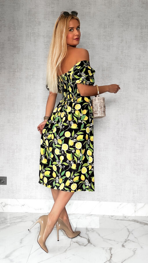 Czarna sukienka w cytryny z modnym dekoltem - P742
