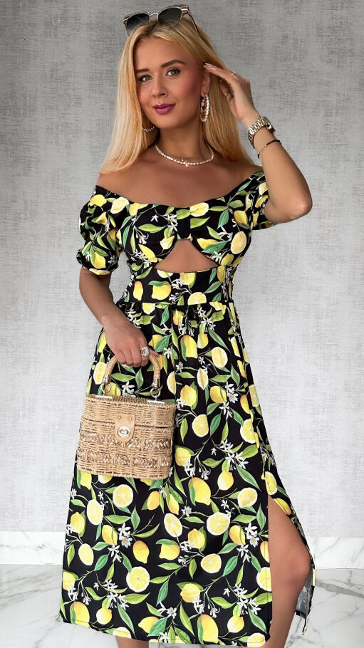 Czarna sukienka w cytryny z modnym dekoltem - P742