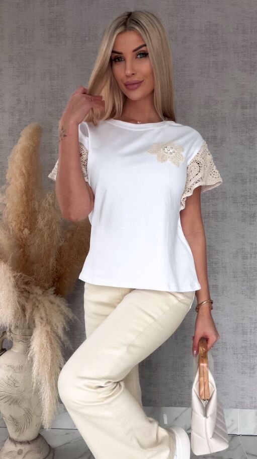 Biała bawełniana bluzka T-SHIRT z beżowymi dodatkami w stylu boho - R630