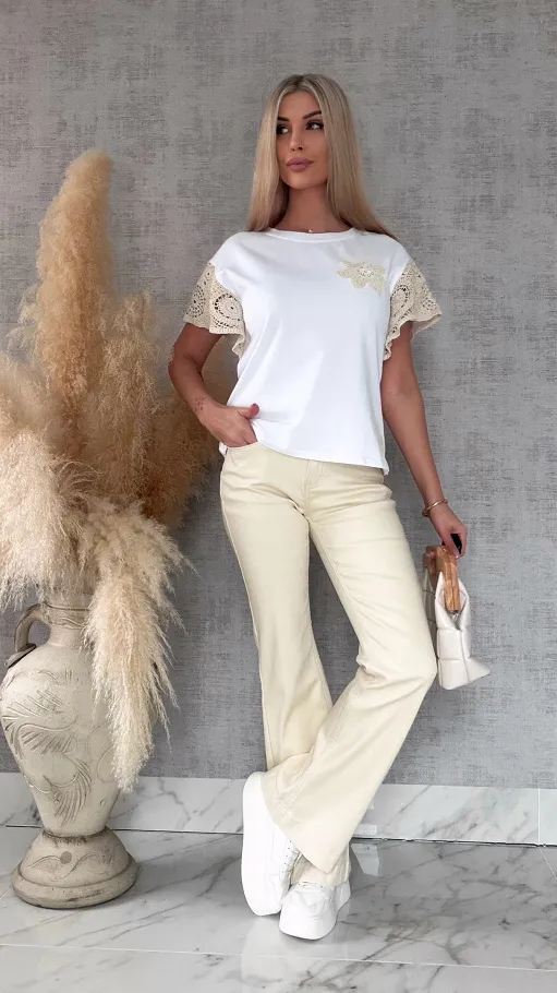 Biała bawełniana bluzka T-SHIRT z beżowymi dodatkami w stylu boho - R630