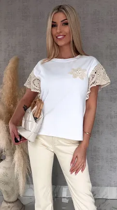 Biała bawełniana bluzka T-SHIRT z beżowymi dodatkami w stylu boho - R630