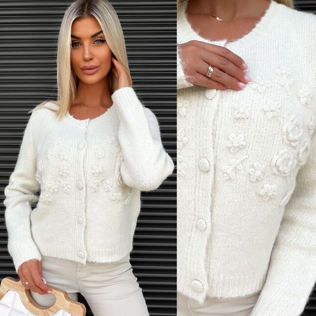 Elegancki sweter na jesień w kolorze ECRU zapinany na guzik ONE SIZE - S347