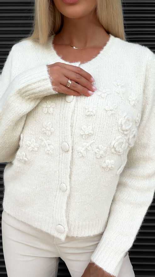 Elegancki sweter na jesień w kolorze ECRU zapinany na guzik ONE SIZE - S347