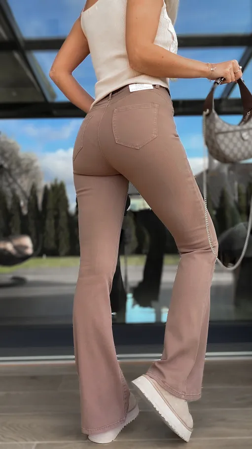 Beżowe elastyczne spodnie jeansowe PUSH UP - R231