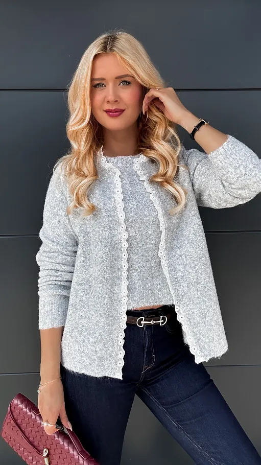 Niespotykany podwójny sweter z białą koronką ONE SIZE szary - P951A