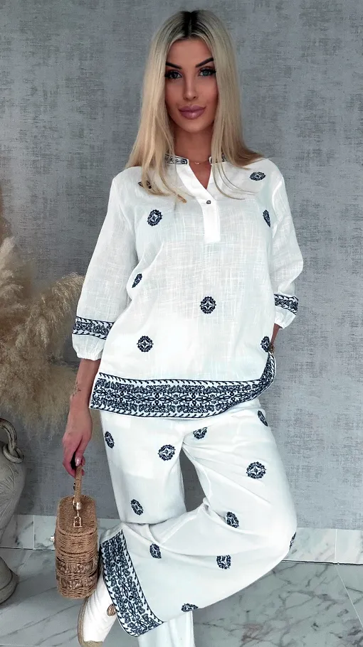 Wyjątkowy biały komplet w granatowe hafty bluzka + spodnie 100% bawełna - R814