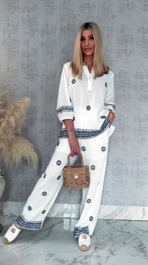 Wyjątkowy biały komplet w granatowe hafty bluzka + spodnie 100% bawełna - R814