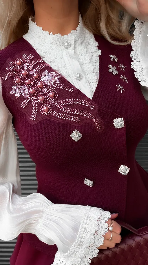 Elegancka dzianinowa kamizelka zapiana na butony ONE SIZE bordo - R371