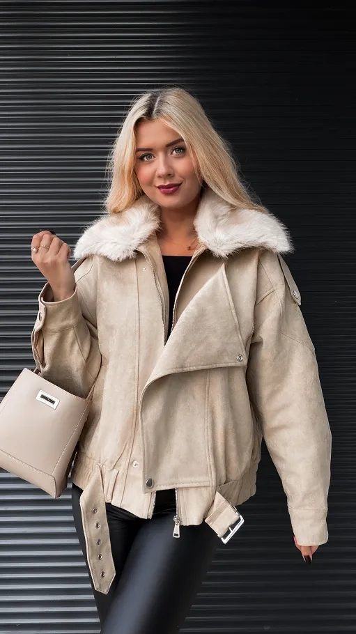 Beżowa kurtka zamszowa z futerkiem ONE SIZE - R324A