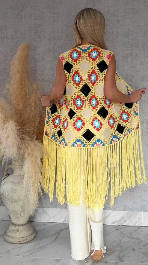 Oryginalna żółta narzutka BOHO kamizelka z frędzlami ONE SIZE - R701