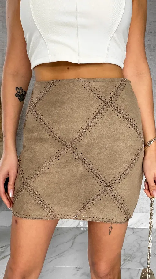Beżowa zamszowa mini spódniczka na wiosnę - R529