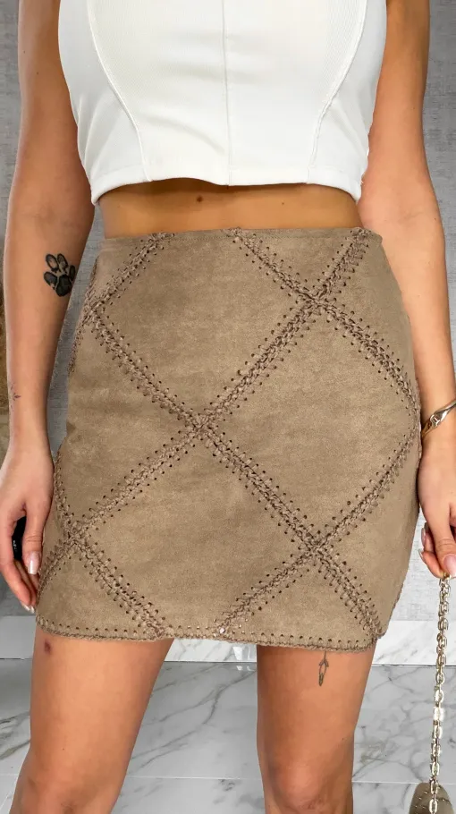 Beżowa zamszowa mini spódniczka na wiosnę - R529