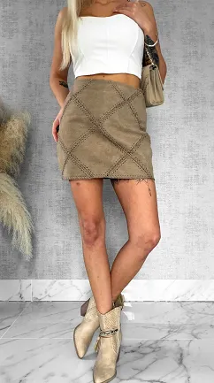 Beżowa zamszowa mini spódniczka na wiosnę - R529