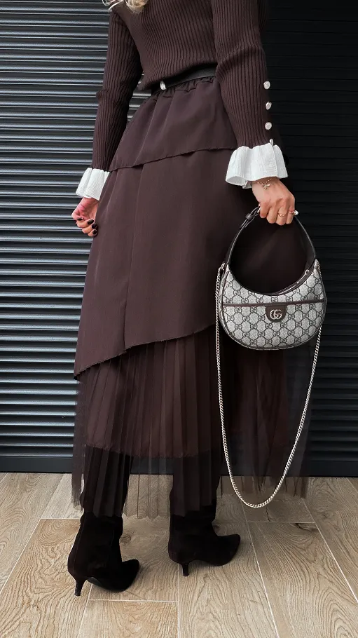 Asymetryczna elegancka spódnica zdobiona tiulem ONE SIZE czekoladowa - R302A