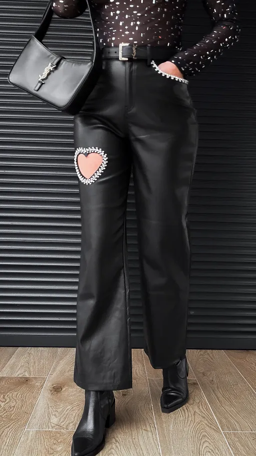 Czarne elastyczne spodnie z eko skóry HEART - R345