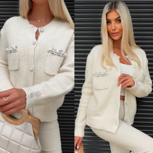 Ciepły sweter ECRU na guzikami zdobiony cyrkoniami i perełkami ONE SIZE - S346