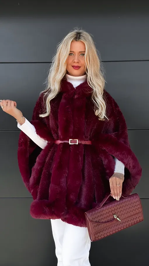 Ekskluzywne bordowe PONCZO z eko futerka ONE SIZE - P957