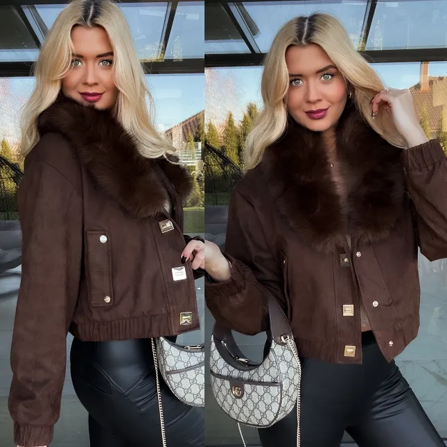 Mięciutka kurtka zamszowa ocieplana futerkiem gorzka CZEKOLADA - R333A