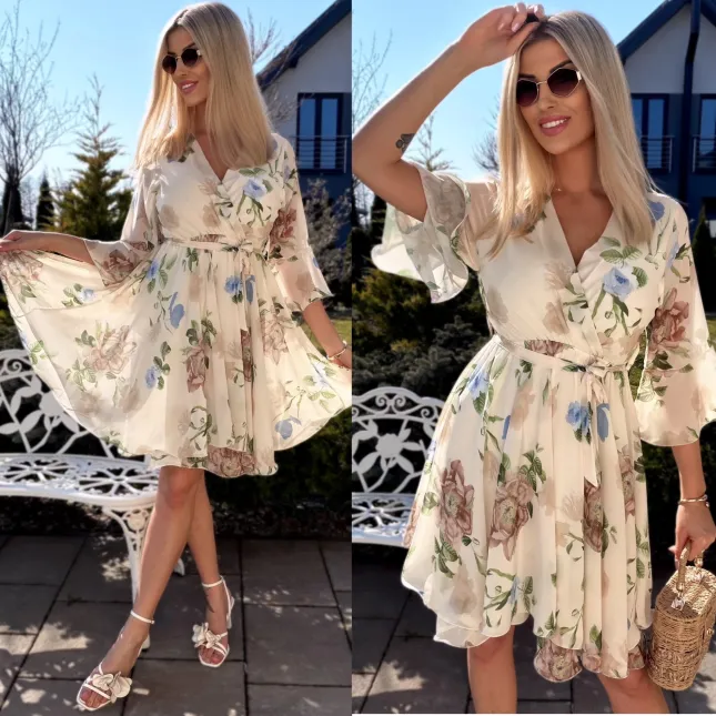 Wiosenna sukienka w kwiaty z kopertowym dekoltem i wiązaniem ONE SIZE - R948