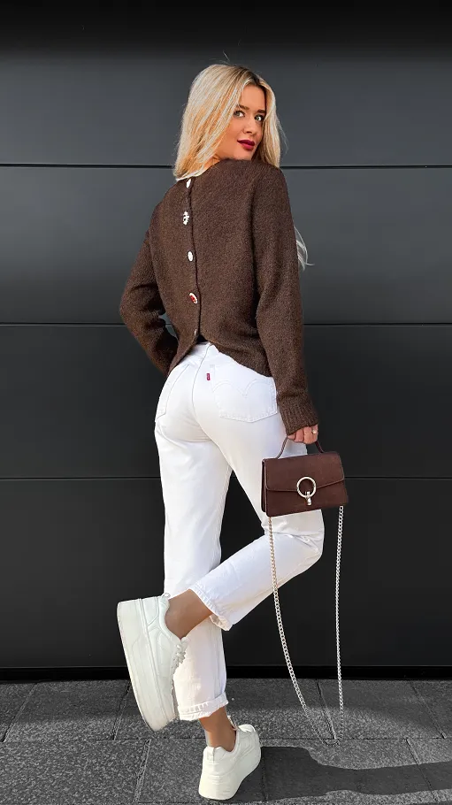 Brązowy sweter zapinany na piękne ozdobne guziki ONE SIZE - R095