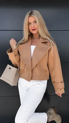 Modny pudełkowy płaszcz BEŻOWY one size - R014B