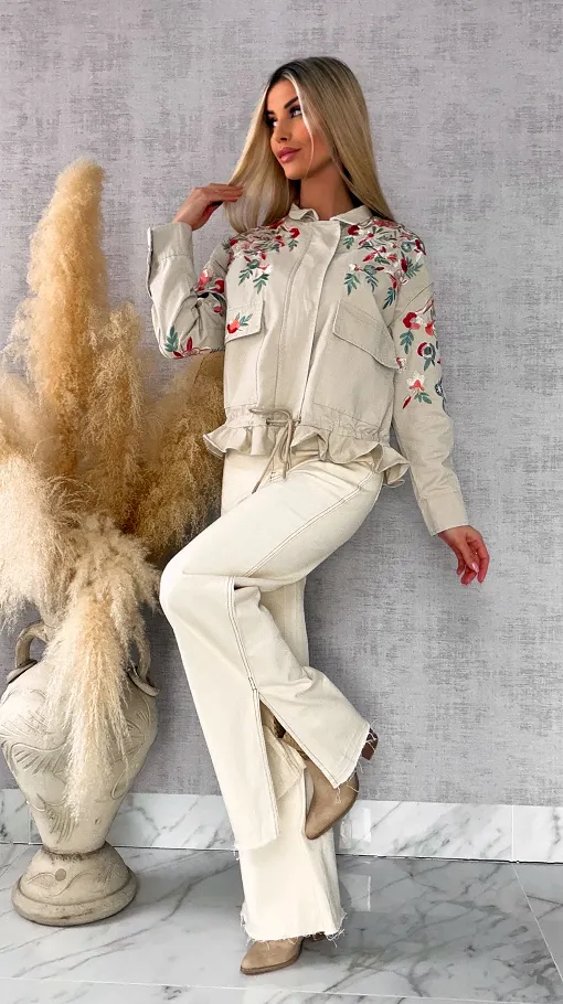 Ekskluzywna wiosenna kurtka BOHO z haftowanymi kwiatami ONE SIZE - R714