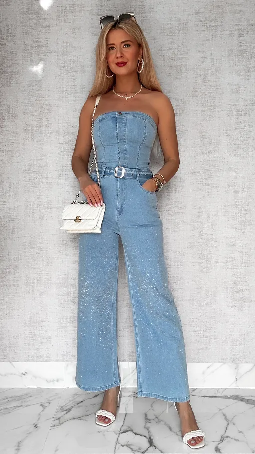 Elastyczny jeansowy kombinezon zdobiony cyrkoniami BLUE JEANS - P562