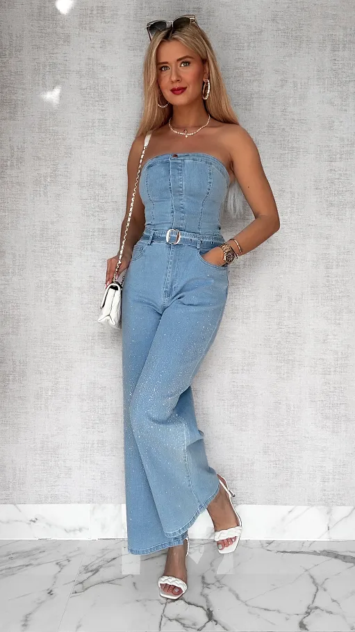 Elastyczny jeansowy kombinezon zdobiony cyrkoniami BLUE JEANS - P562