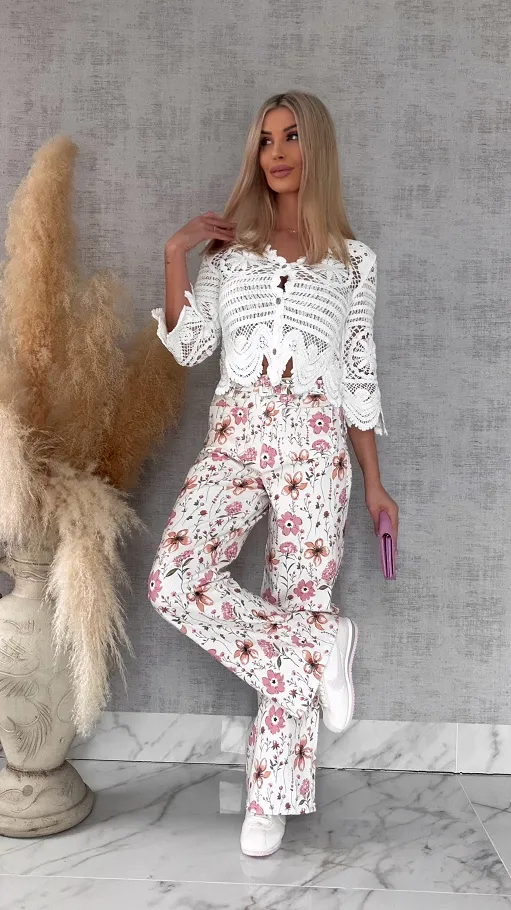 Ażurowy bawełniany szydełkowy sweter na guziki ONE SIZE biały - R688