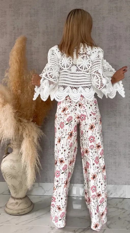 Ażurowy bawełniany szydełkowy sweter na guziki ONE SIZE biały - R688